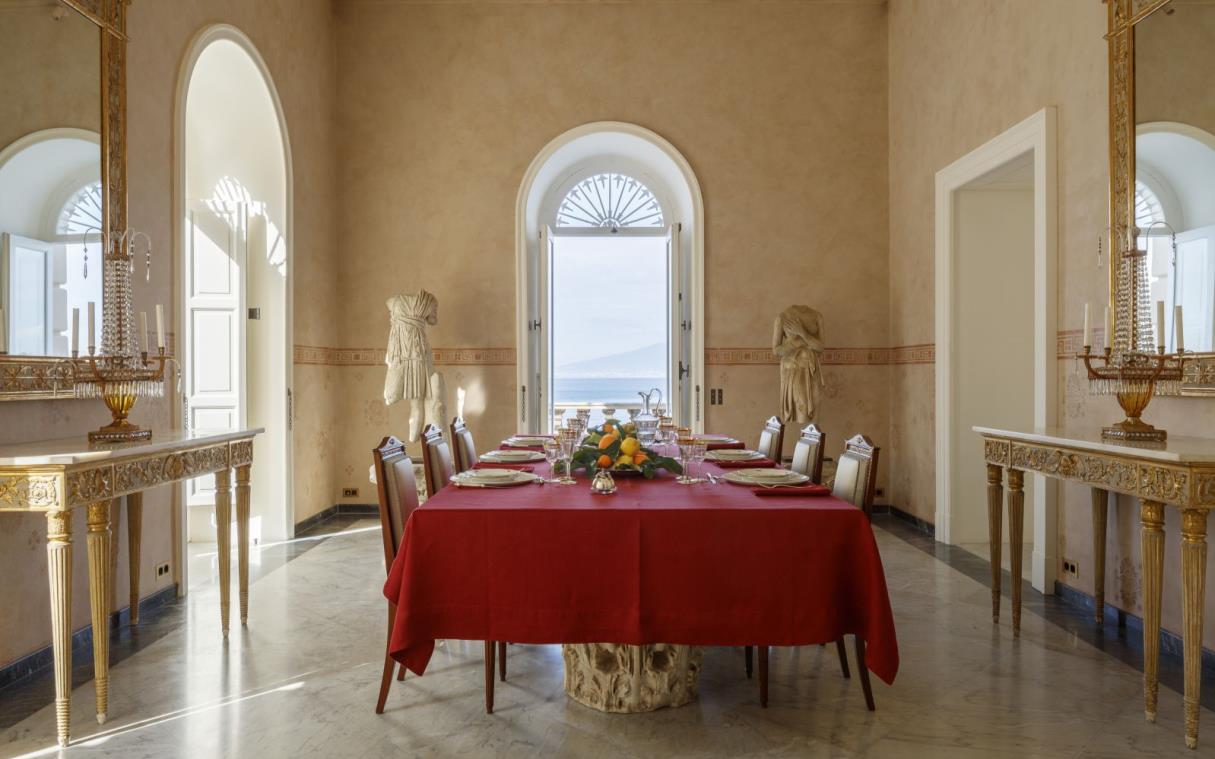 villa-amalfi-coast-sorrento-italy-super-luxury-beach-astor-din.jpg