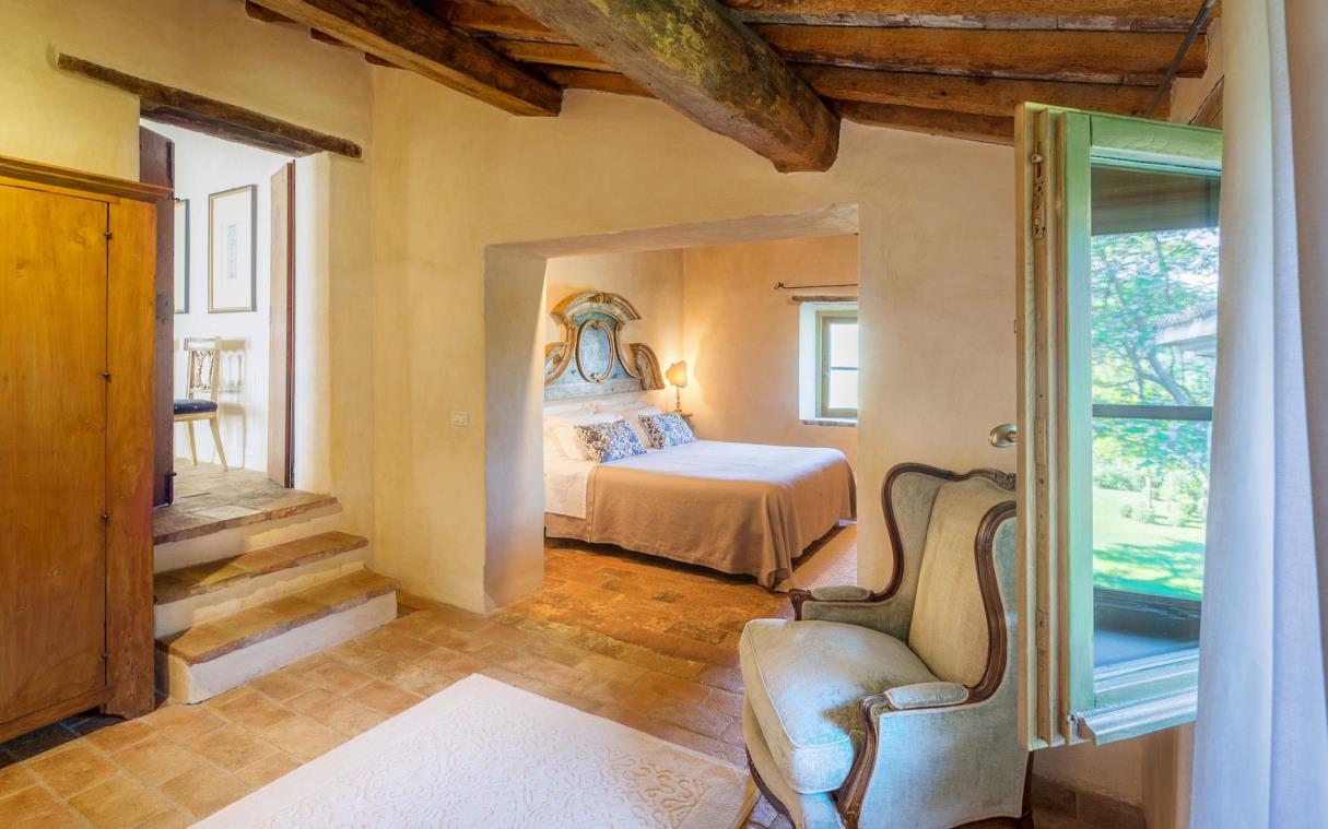 Villa Umbria Tuscany Italy Countryside Pool Luxury Ada Bed 7