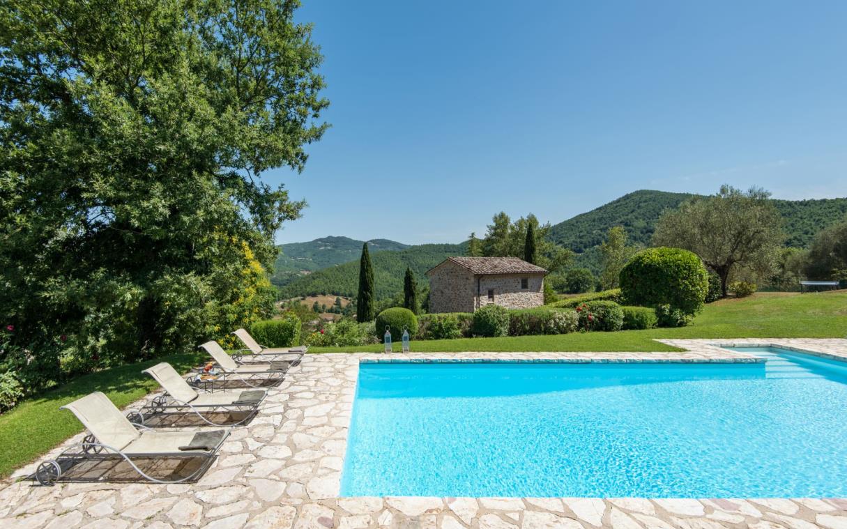 Villa Umbria Tuscany Italy Countryside Pool Luxury Ada Swim 1
