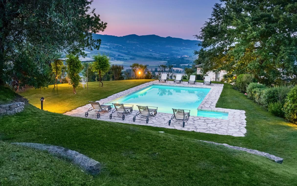 Villa Umbria Tuscany Italy Countryside Pool Luxury Ada Swim