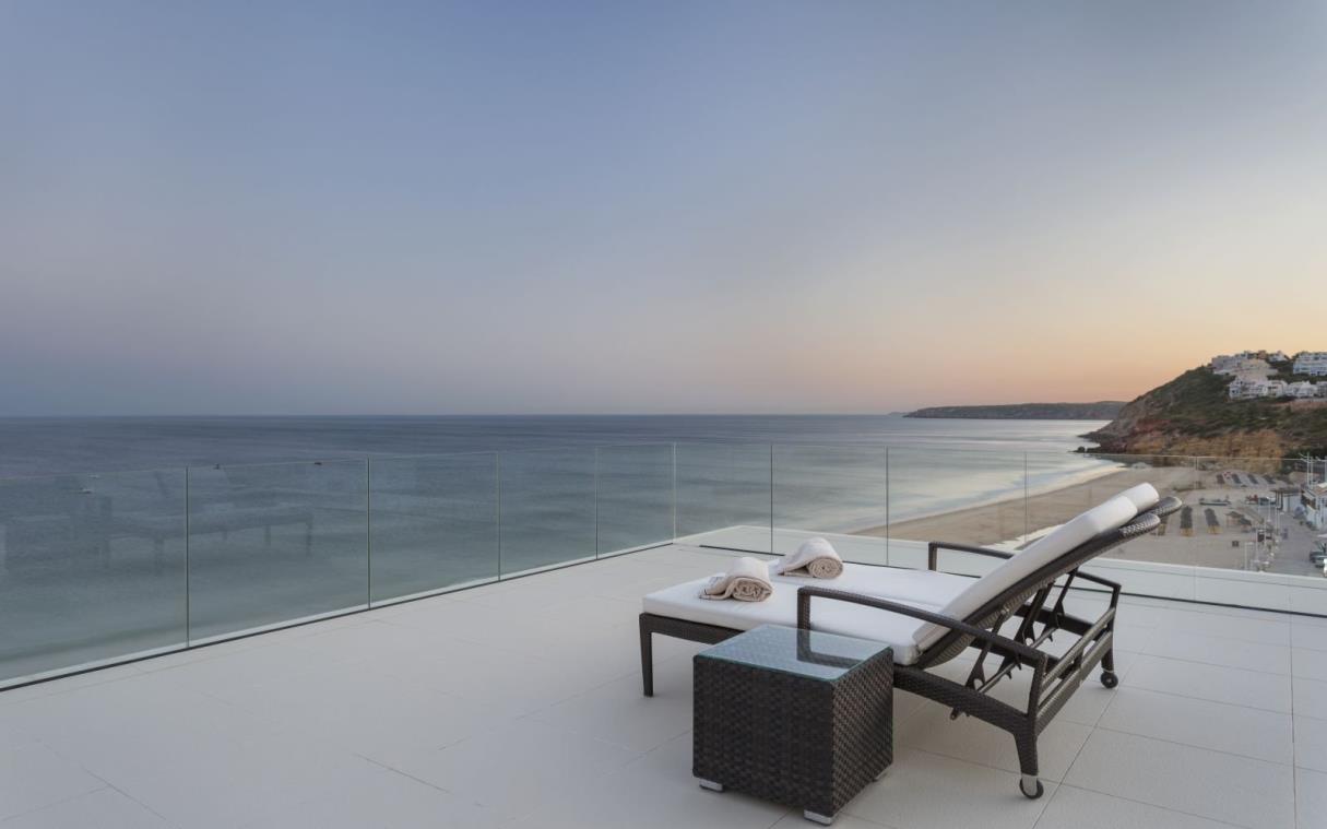 villa-salema-algarve-portugal-luxury-pool-alegria-out-liv (2).jpg