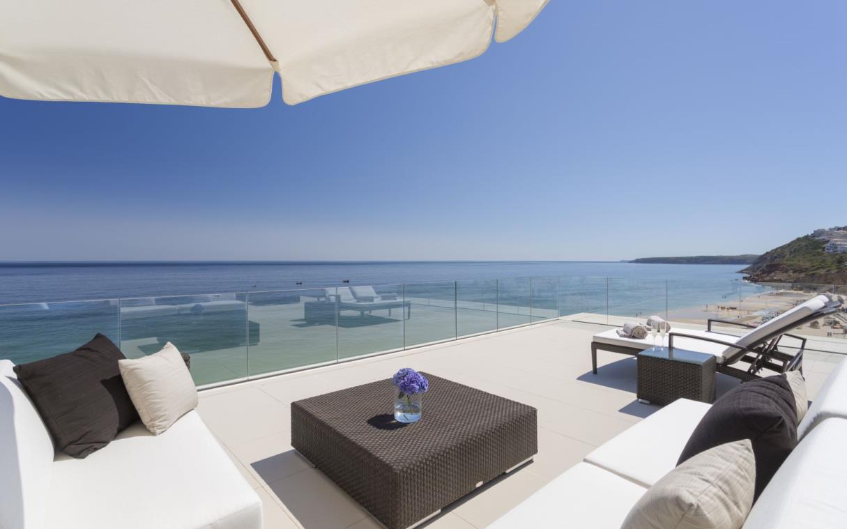 villa-salema-algarve-portugal-luxury-pool-alegria-out-liv (3).jpg