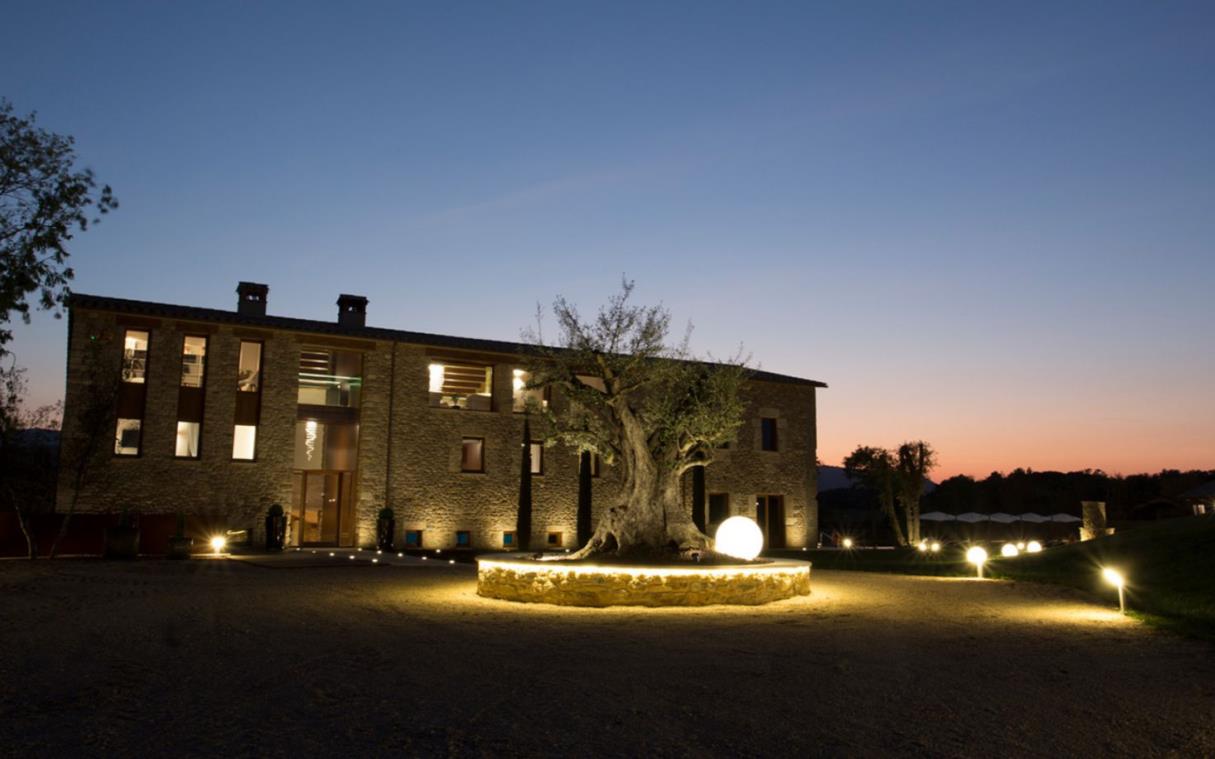 villa-costa-brava-spain-luxury-farmhouse-pool-mas-rosset-ext (4).jpg