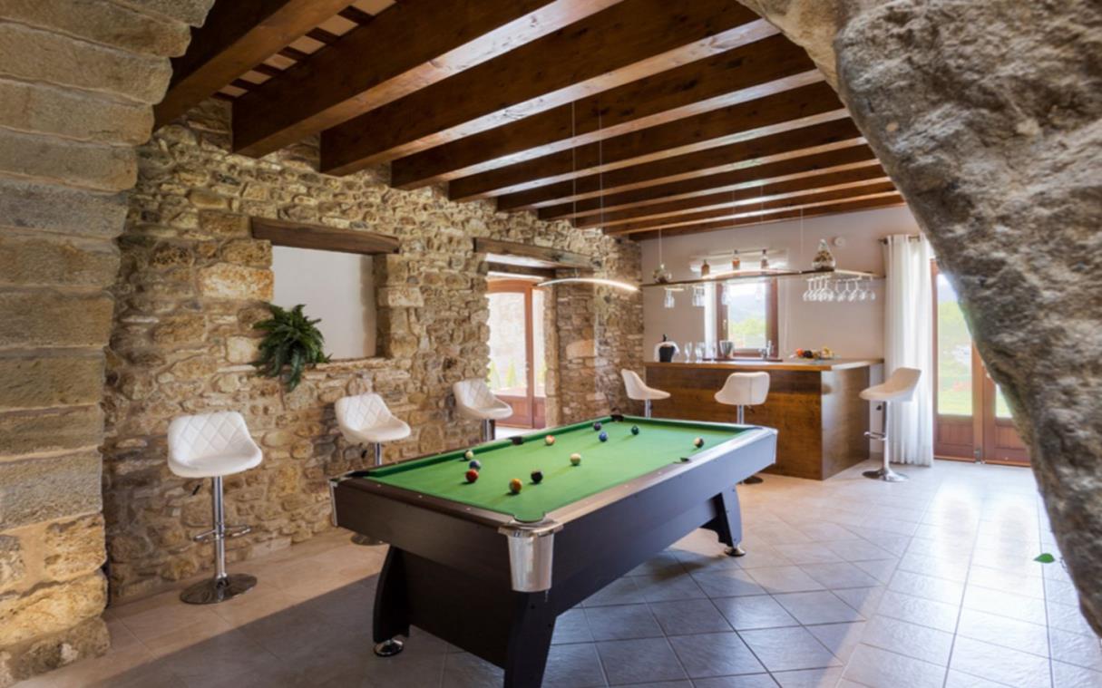villa-costa-brava-spain-luxury-farmhouse-pool-mas-rosset-bil.jpg