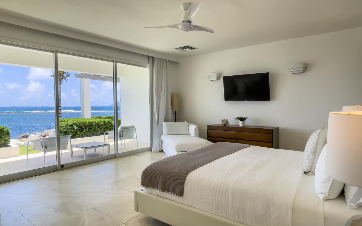 villa-anguilla-caribbean-luxury-beach-le-bleu-bed (21)