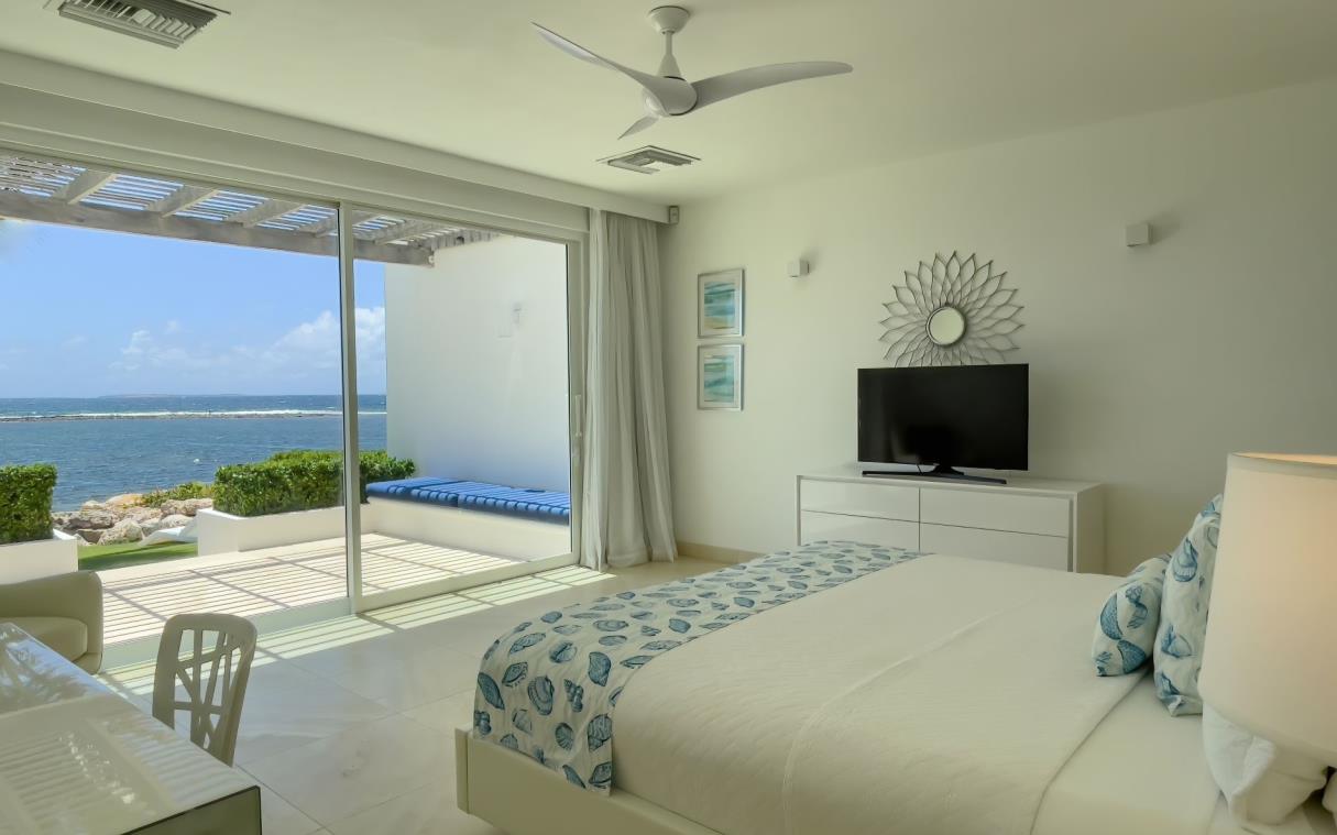villa-anguilla-caribbean-luxury-beach-le-bleu-bed (17)