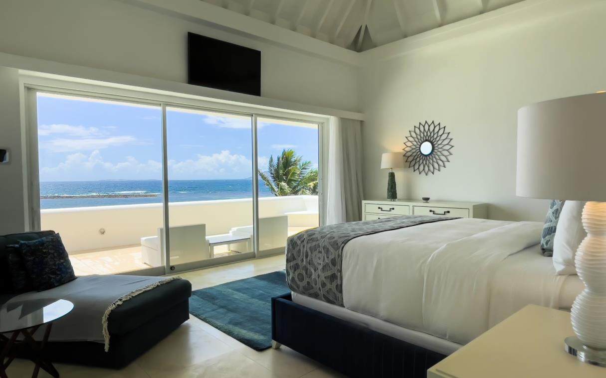 villa-anguilla-caribbean-luxury-beach-le-bleu-bed (2)