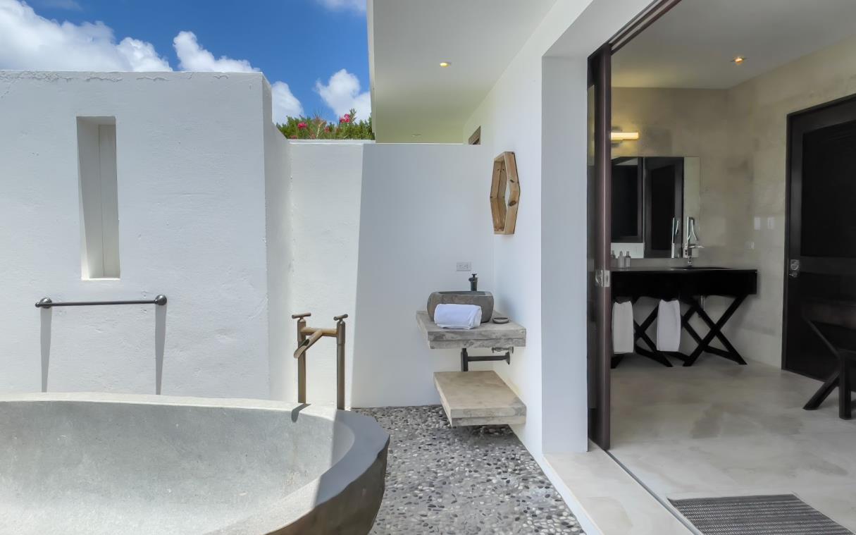 villa-anguilla-caribbean-luxury-beach-le-bleu-bath (12)