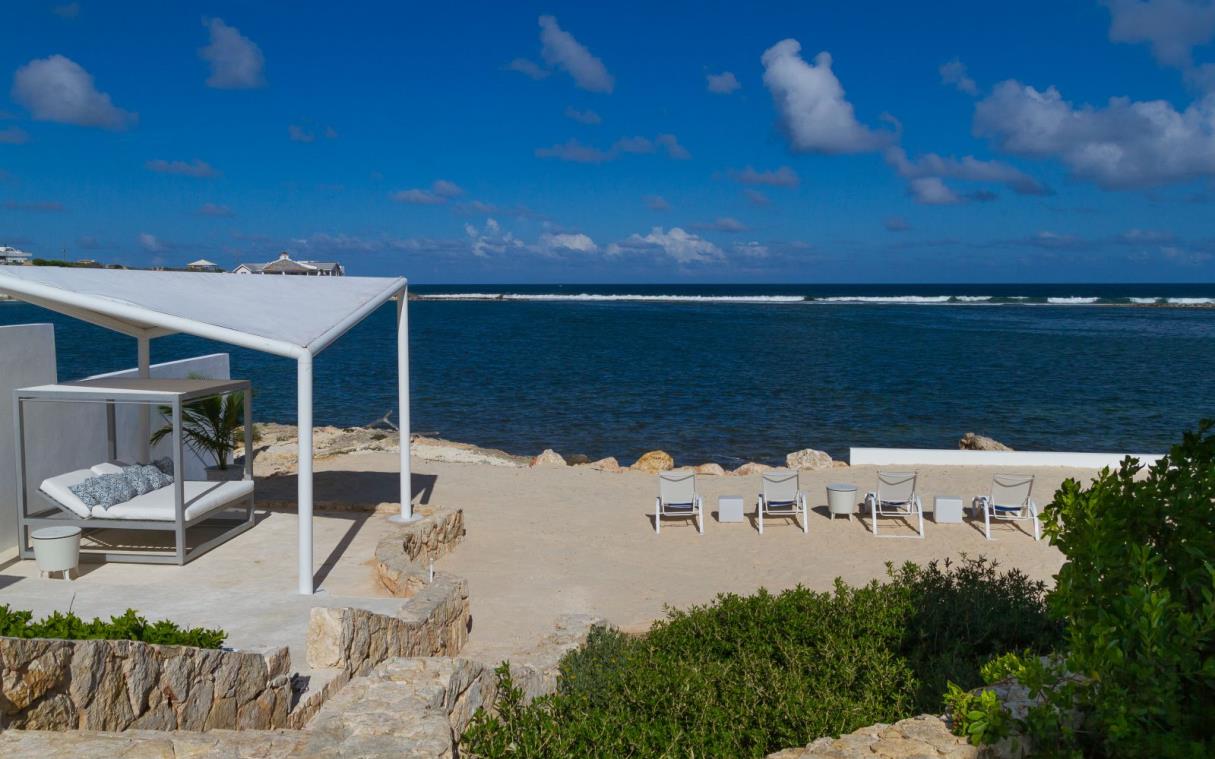 villa-anguilla-caribbean-luxury-beach-pool-le-bleu-bea.jpg