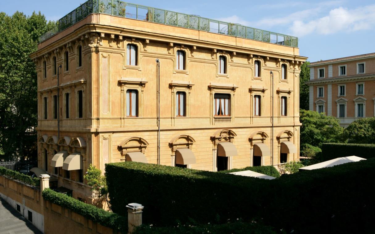villa-rome-italy-luxury-spa-spalletti-trivelli-ext-1.jpg