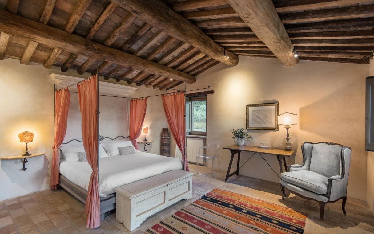 Villa Umbria Tuscany Italy Countryside Pool Luxury Ada Bed 3