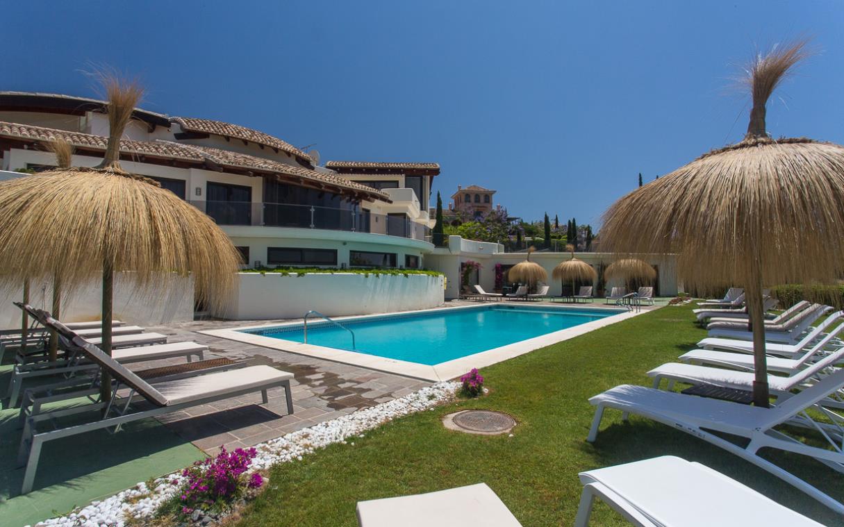 villa-marbella-costa-del-sol-spain-luxury-pool-golf-el-cano-pool (15).jpg