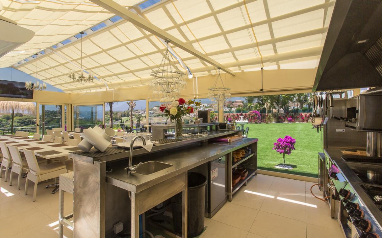 villa-marbella-costa-del-sol-spain-luxury-pool-golf-el-cano-cons-kit (6).jpg