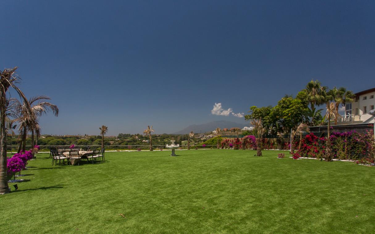 villa-marbella-costa-del-sol-spain-luxury-pool-golf-el-cano-gar (1).jpg