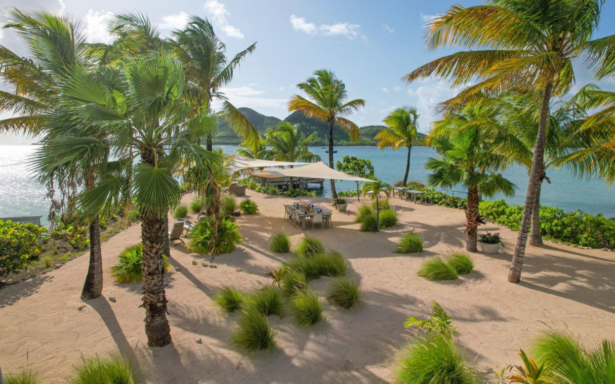 villa-antigua-caribbean-luxury-pool-beach-palm-point-out-din (12)