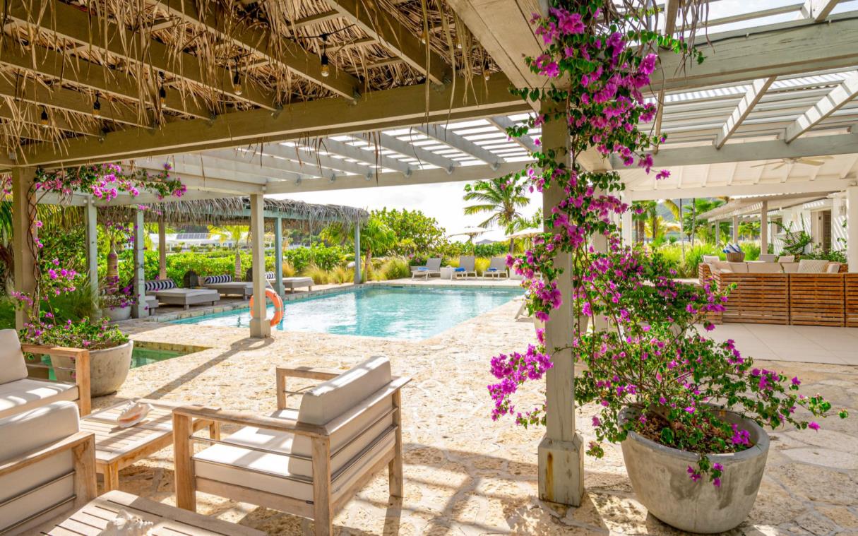 villa-antigua-caribbean-luxury-pool-beach-palm-point-out-liv (3)
