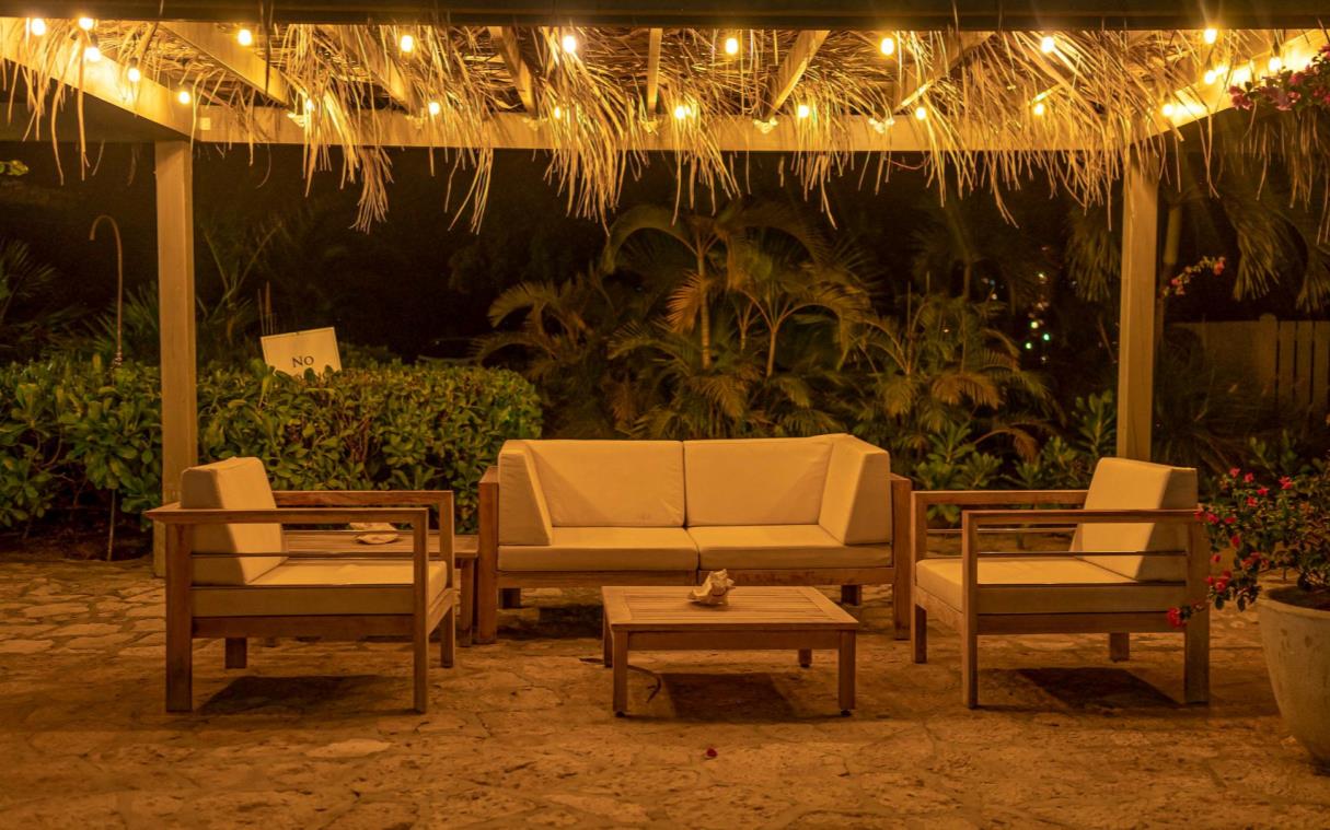 villa-antigua-caribbean-luxury-pool-beach-palm-point-out-liv (2)