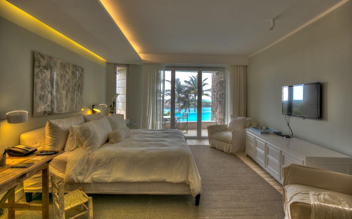 villa-cap-cana-dominican-republic-luxury-pool-beachfront-jacuzzi-oceania-BED (4).jpg