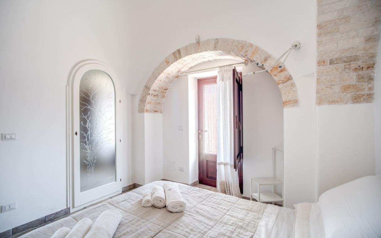 Villa Apulia Italy Luxury Countryside Pool Baraquiel Bed 18