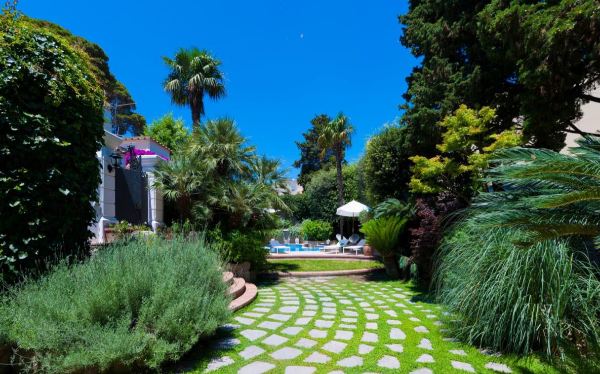 villa-capri-italy-luxury-pool-garden-quisisana-piazzetta-gar (1)