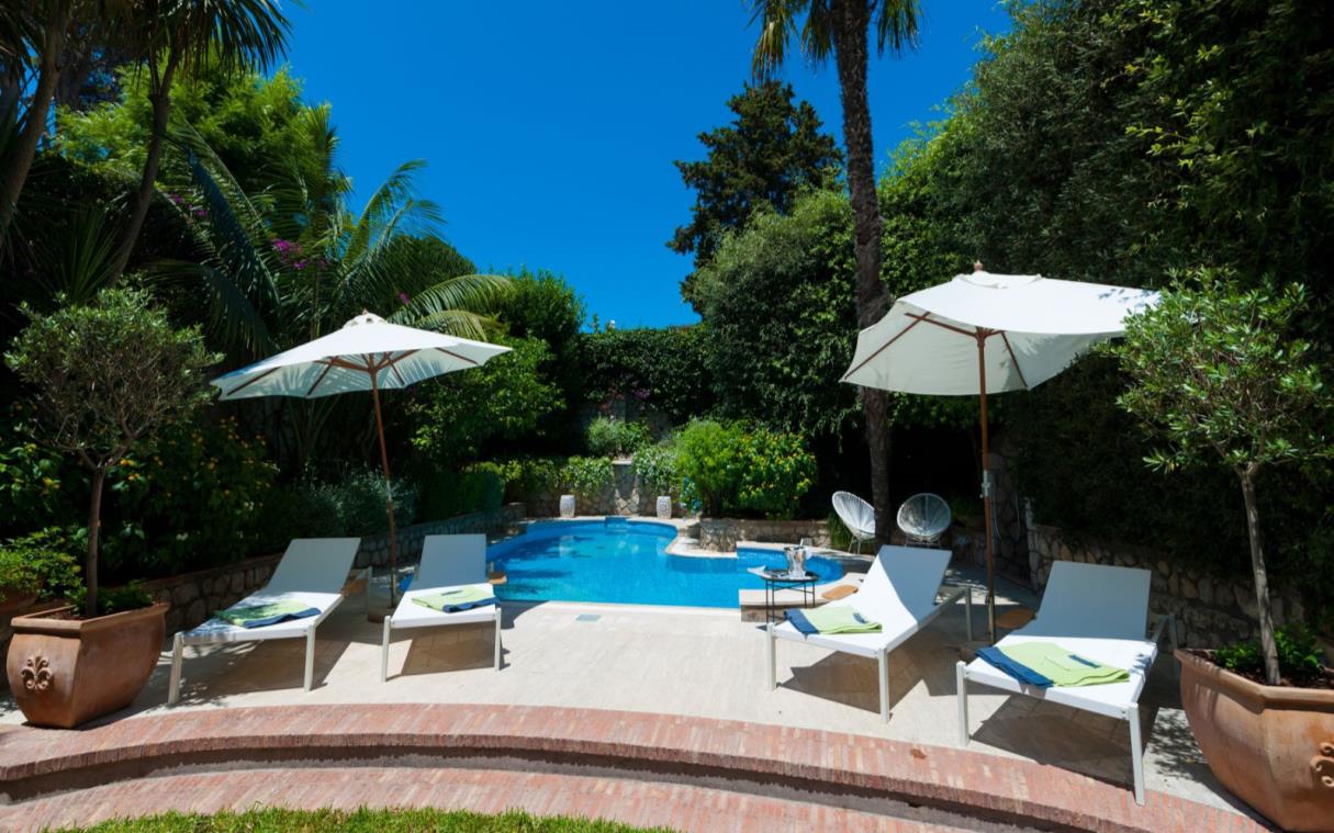 villa-capri-italy-luxury-pool-garden-quisisana-piazzetta-swim (1)