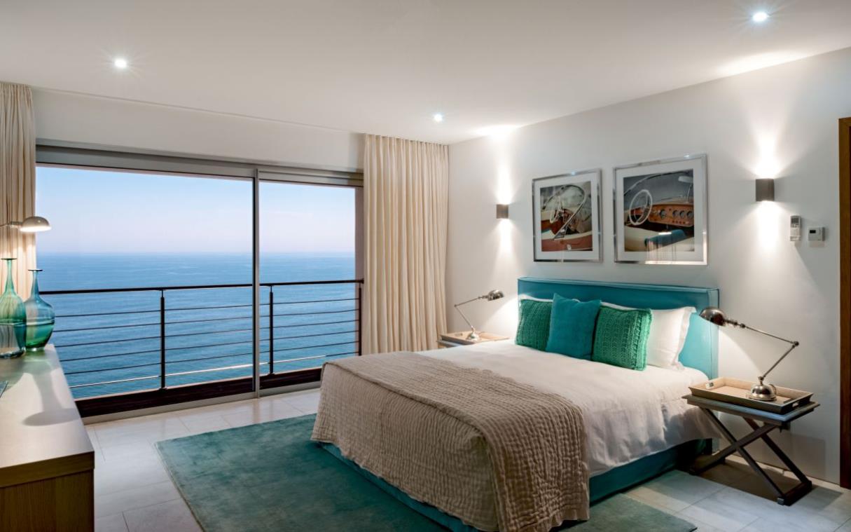 villa-salema-algarve-portugal-luxury-views-pool-mar-azul-bed (3).jpg