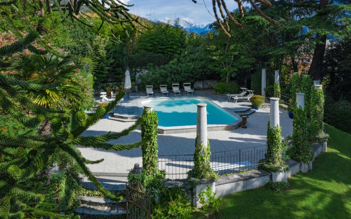 villa-lake-como-italy-luxury-pool-camilla-swim (1).jpg