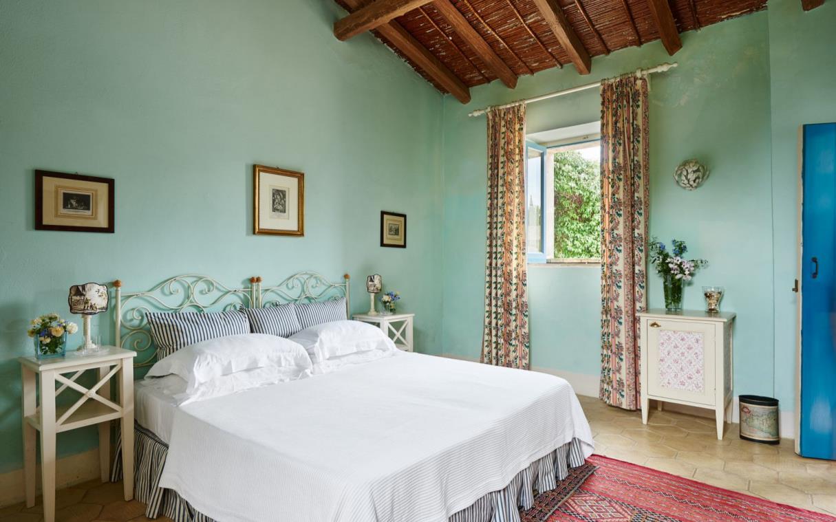 villa-sicily-italy-luxury-spa-commenda-san-calogero-bed 7 (1).jpg
