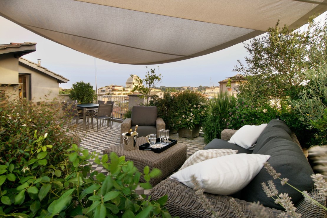 Costaguti 14 Penthouse