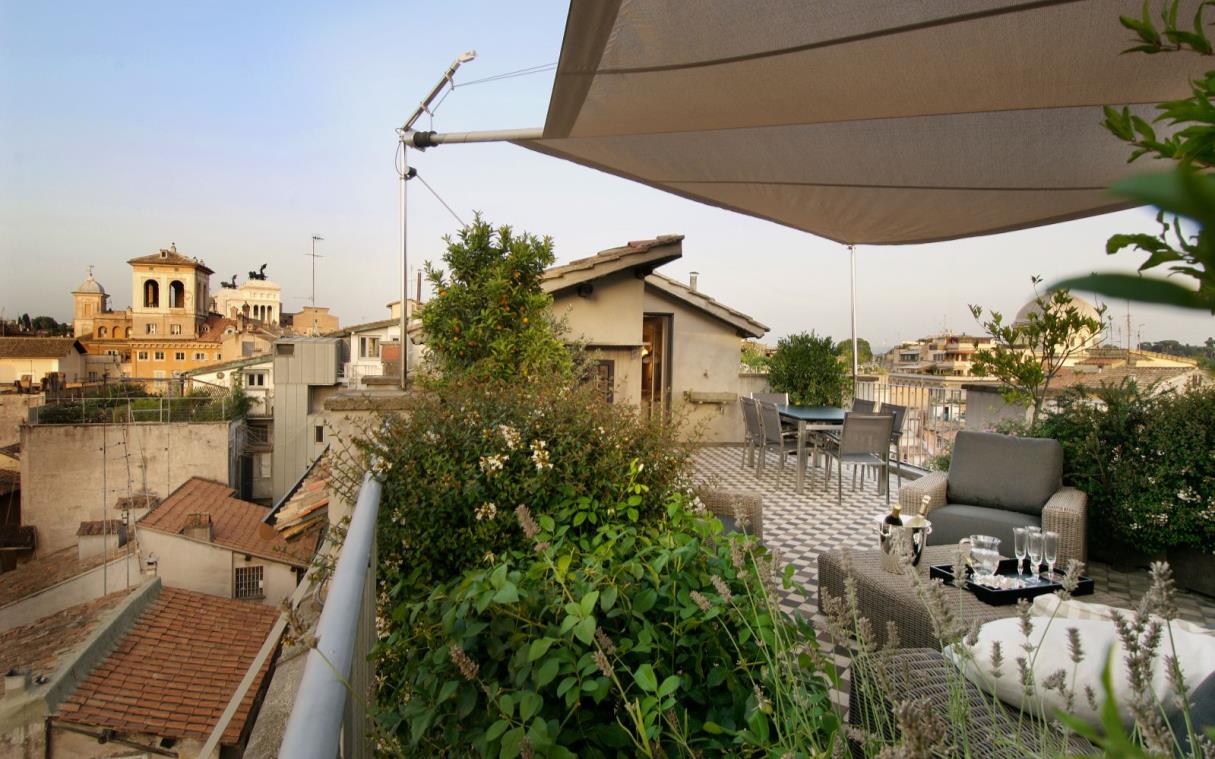 apartment-campo-dei-fiori-rome-luxury-navona-terrace-costaguti-ter-2.jpg