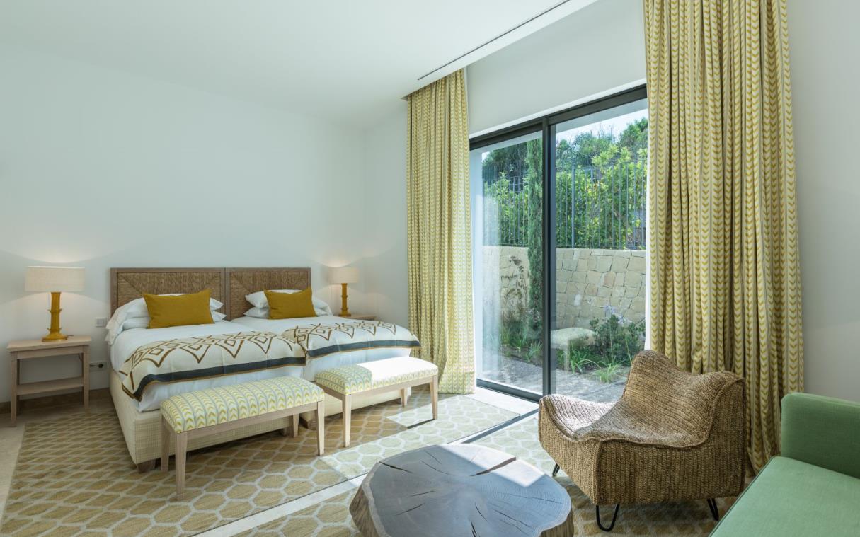 villa-costa-sol-malaga-spain-golf-luxury-finca-cortesin-bed (3).jpg