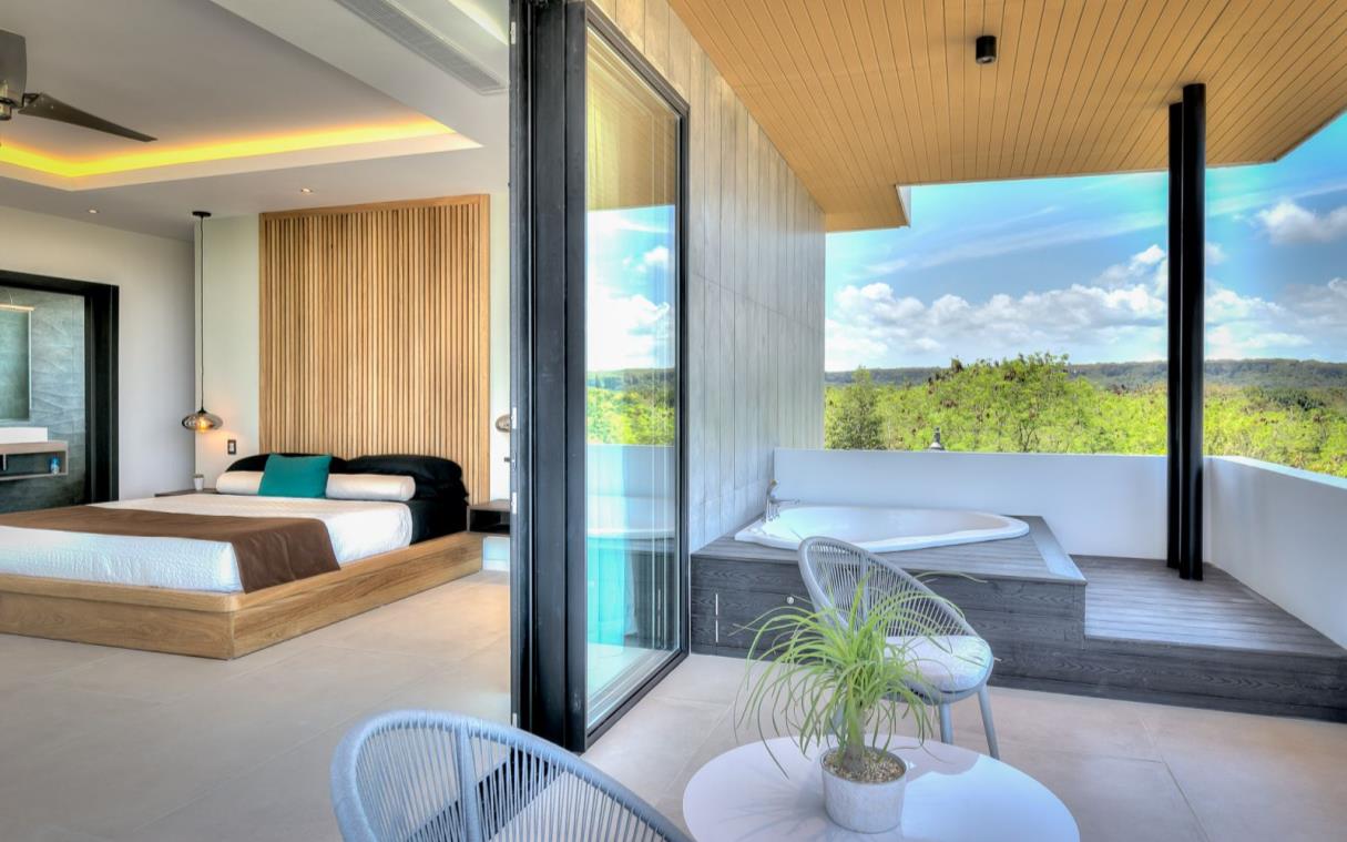 villa-punta-cana-dominican-republic-luxury-pool-golf-resort-yarari-royale-bed (2).jpg