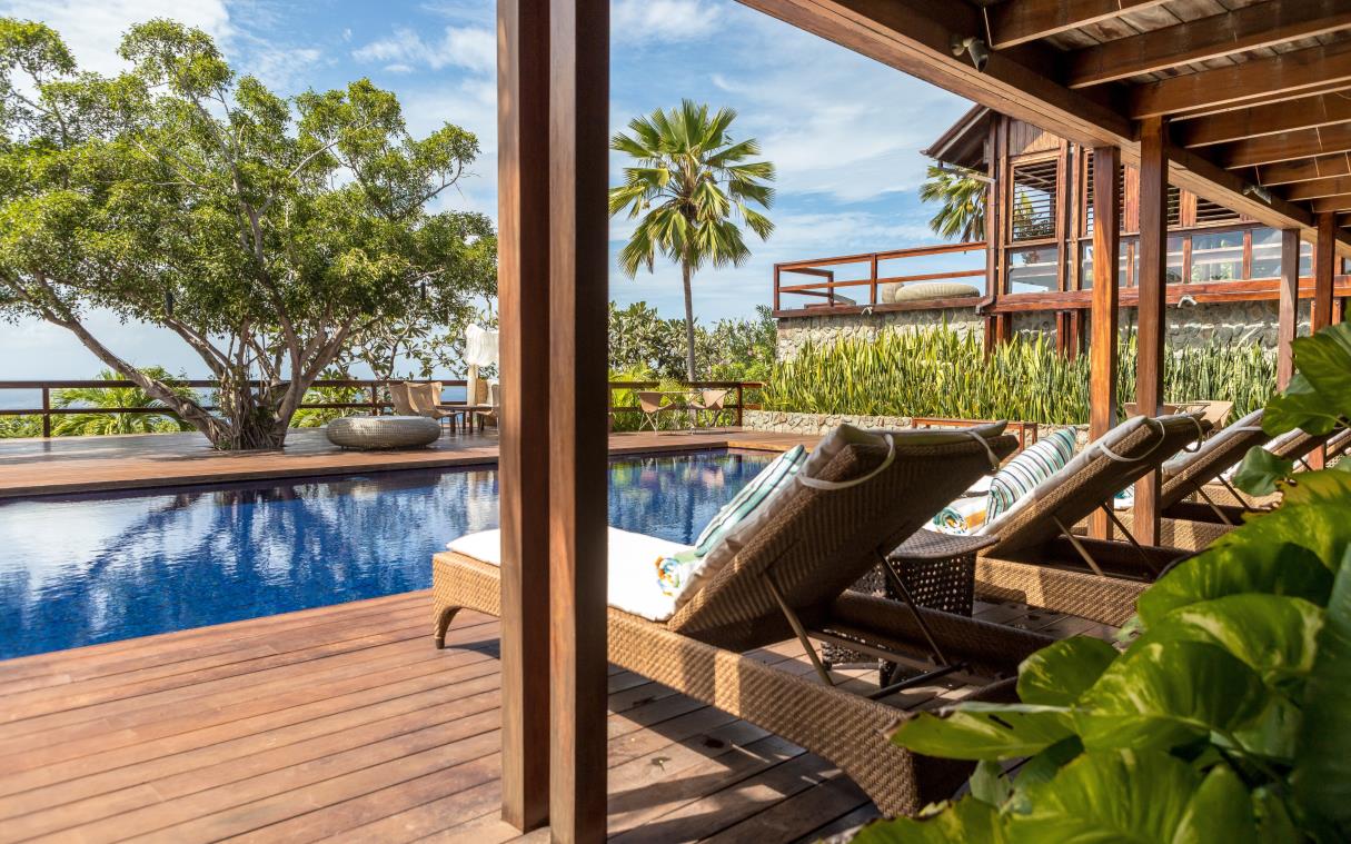 villla-mustique-caribbean-luxury-pool-casa-dalla-valle-swim (7).jpg