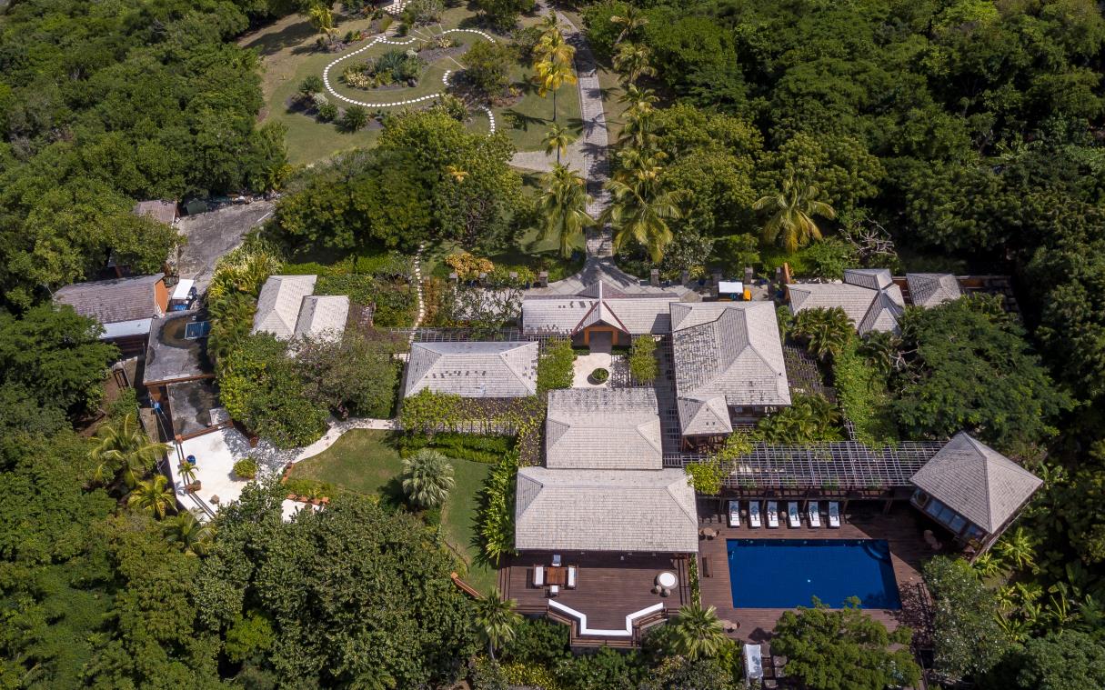 villla-mustique-caribbean-luxury-pool-casa-dalla-valle-aer (10).jpg