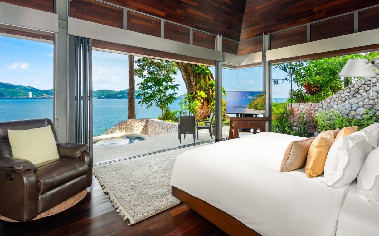 villa-phuket-thailand-luxury-pool-rom-trai-bed (1)