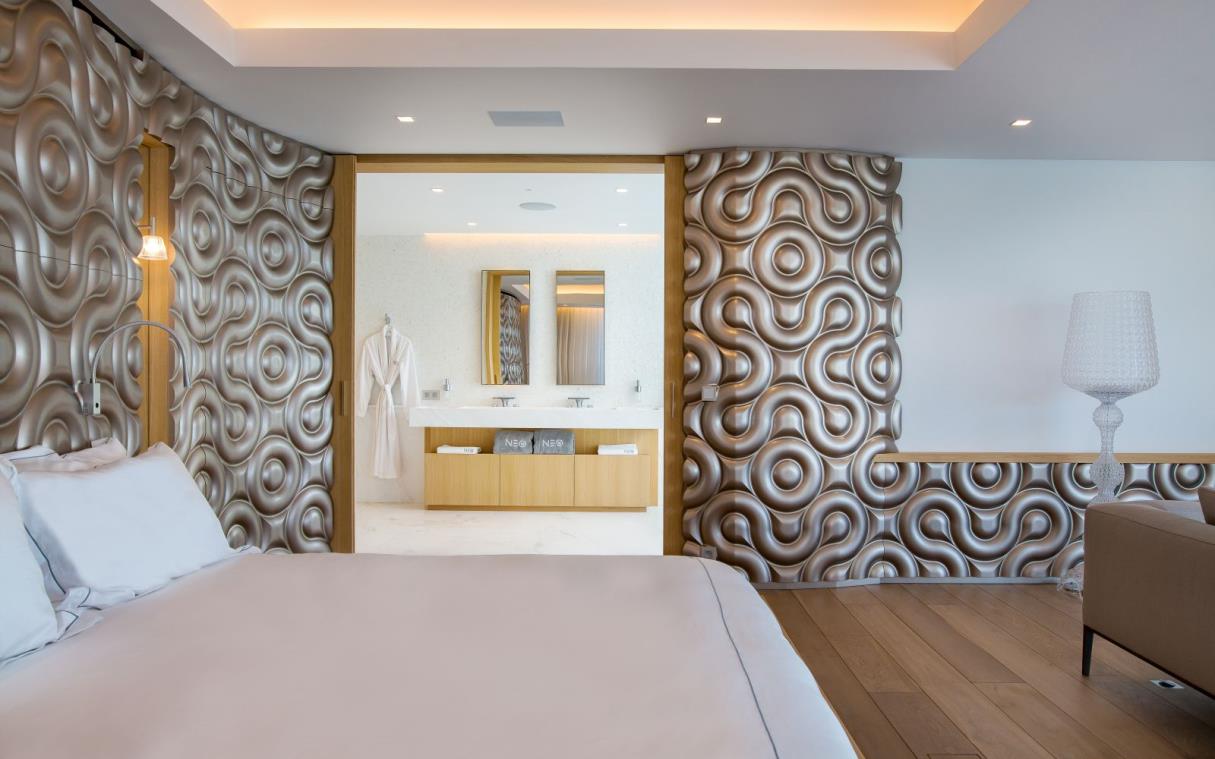 villa-st-barths-caribbean-luxury-modern-pool-neo-bed (5).jpg