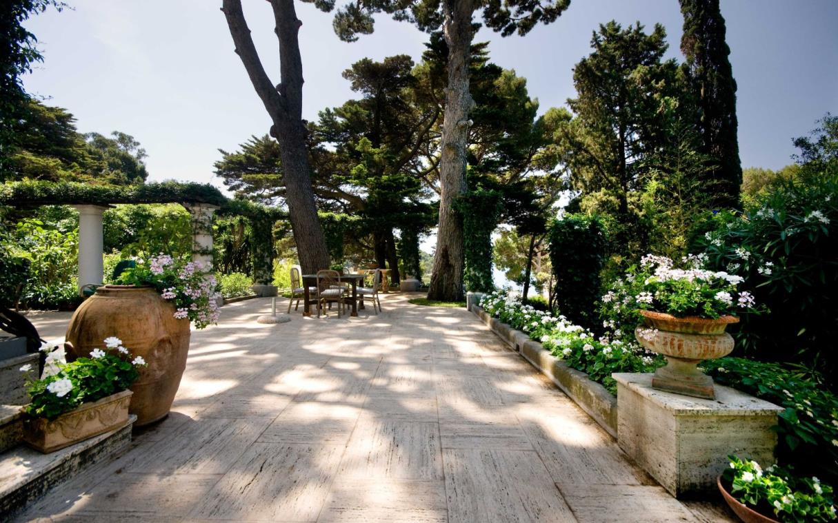 villa-capri-amalfi-coast-italy-pool-garden-luxury-lennox-ter-1.jpg