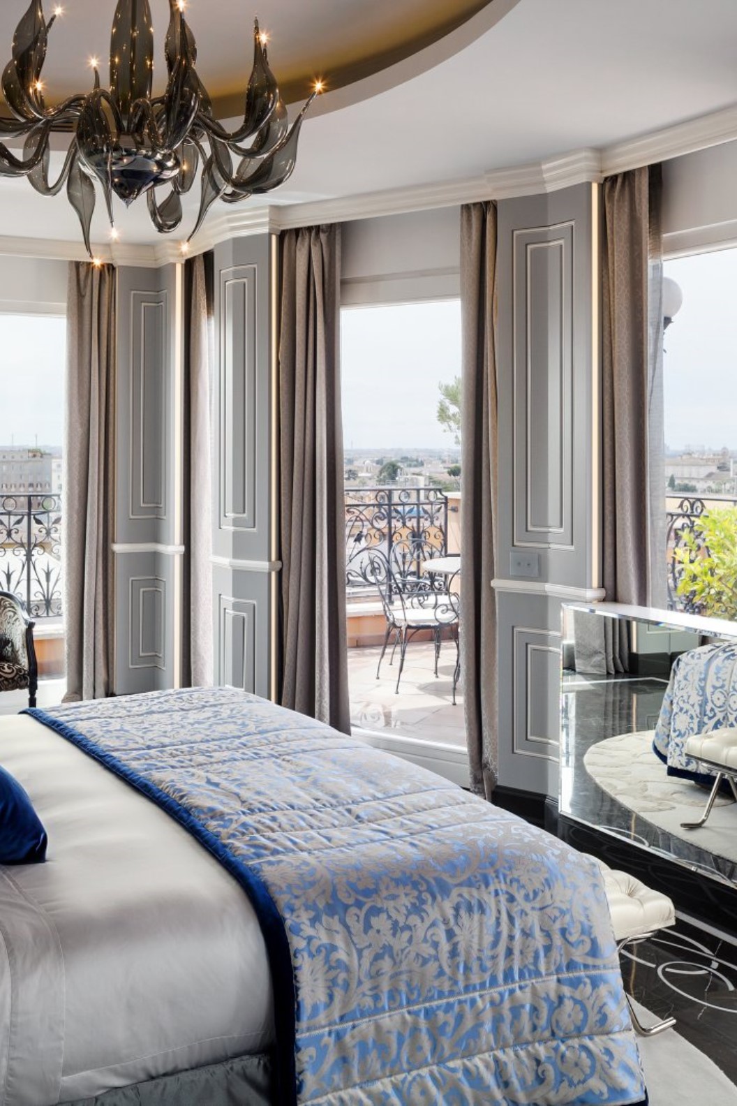 Roman Penthouse Suite