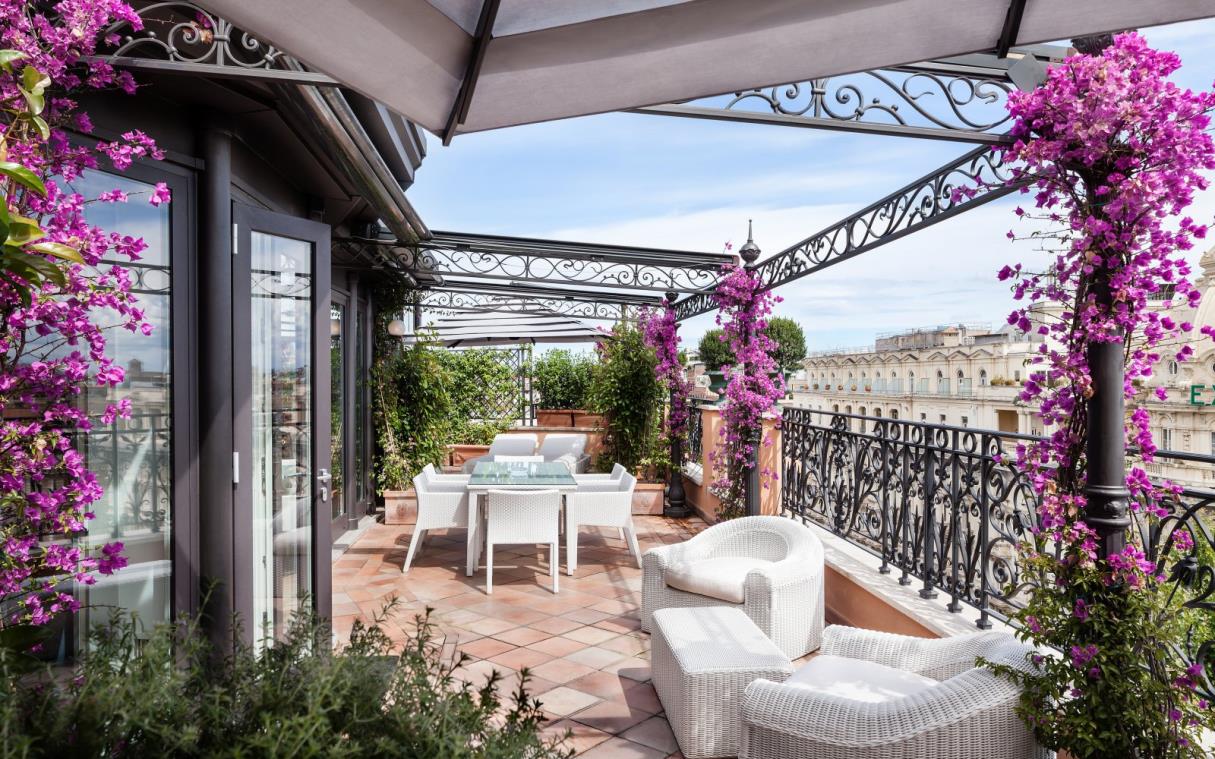 suite-rome-italy-luxury-jacuzzi-roman-penthouse-ter.jpg