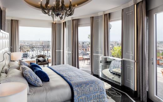 suite-rome-italy-luxury-jacuzzi-roman-penthouse-cov.jpg