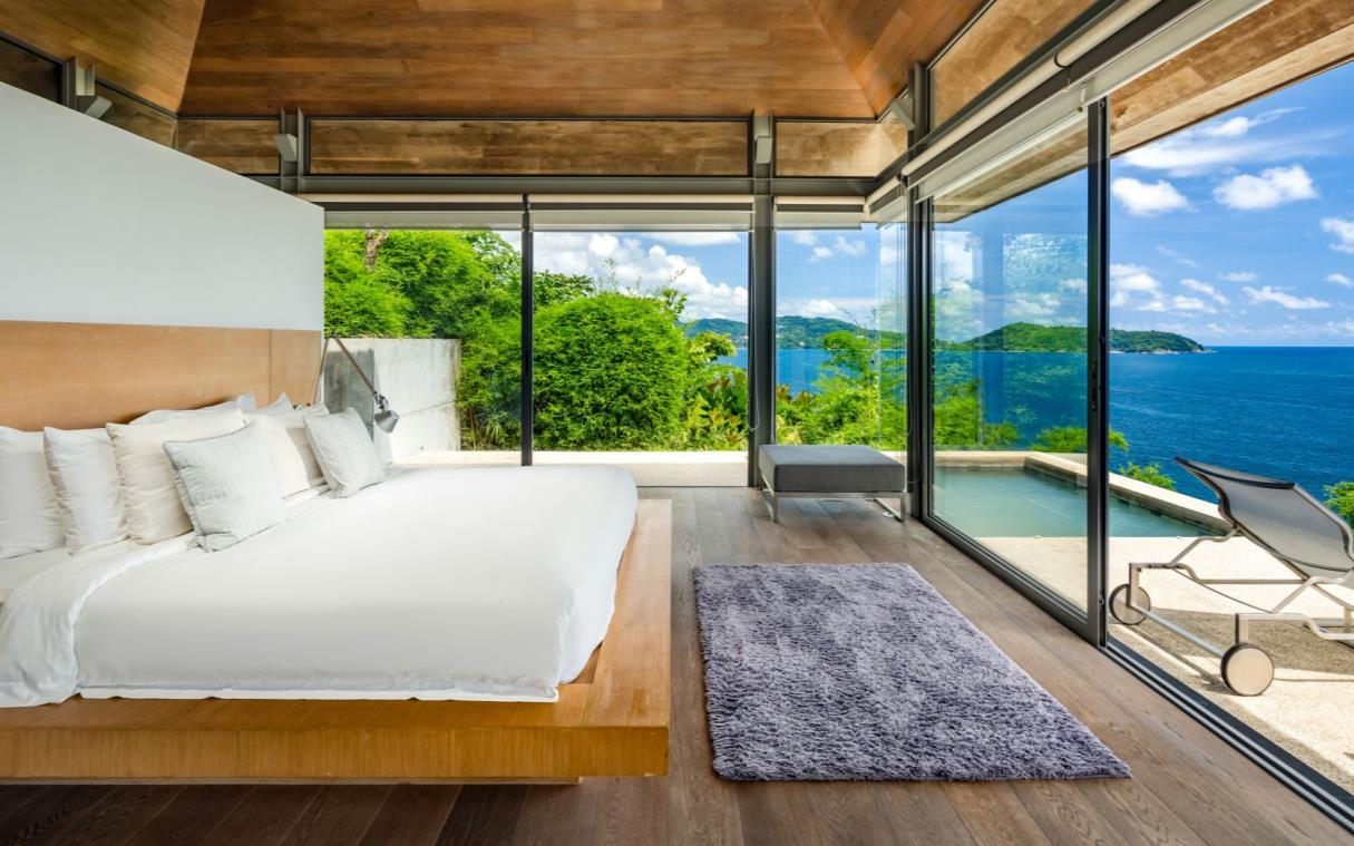 villa-phuket-thailand-luxury-pool-saengootsa-bed (1)