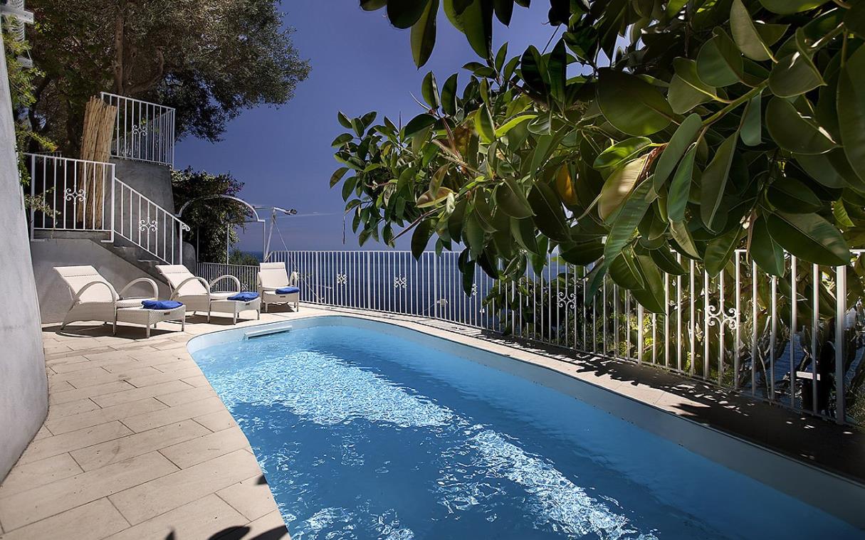 villa-positano-amalfi-coast-italy-pool-luxury-lighea-poo (2).jpg