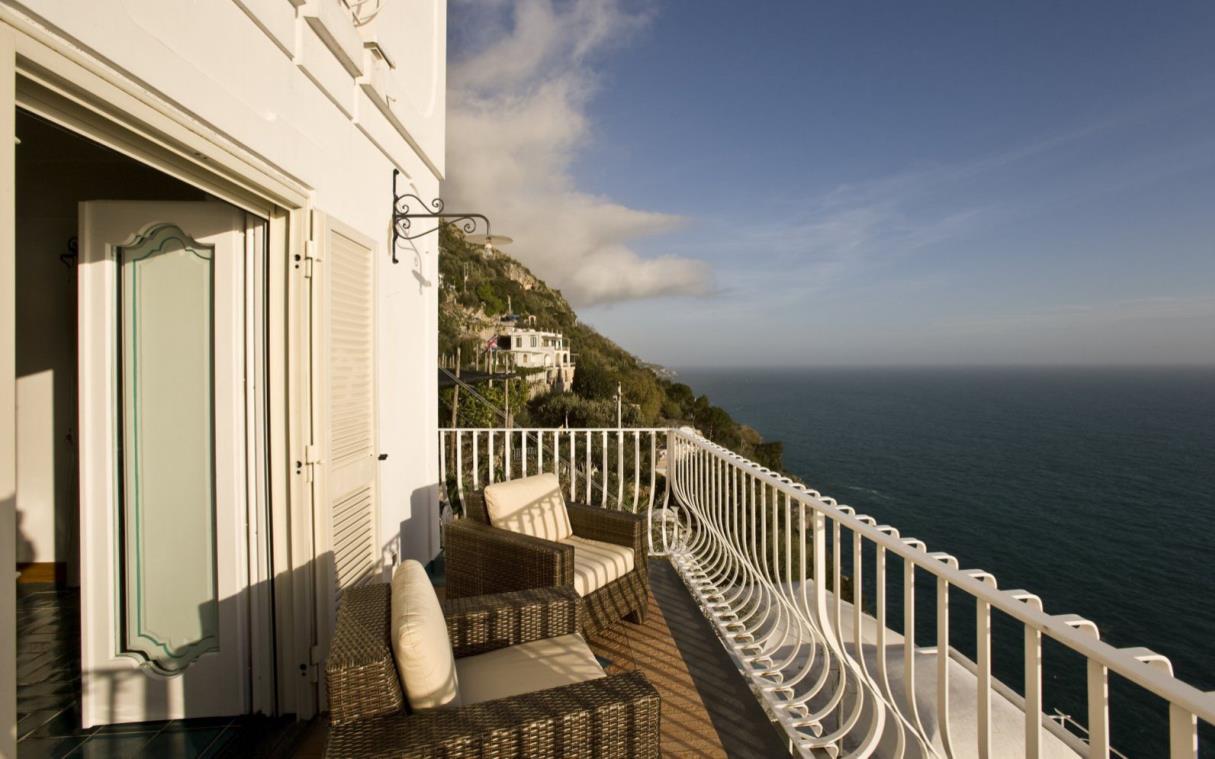 villa-positano-amalfi-coast-italy-pool-luxury-lighea-ter (7).jpg