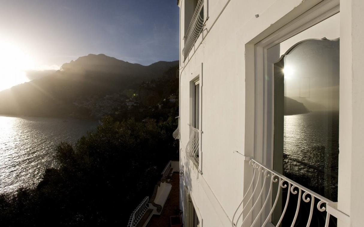 villa-positano-amalfi-coast-italy-swimmingpool-luxury-lighea-vil-1