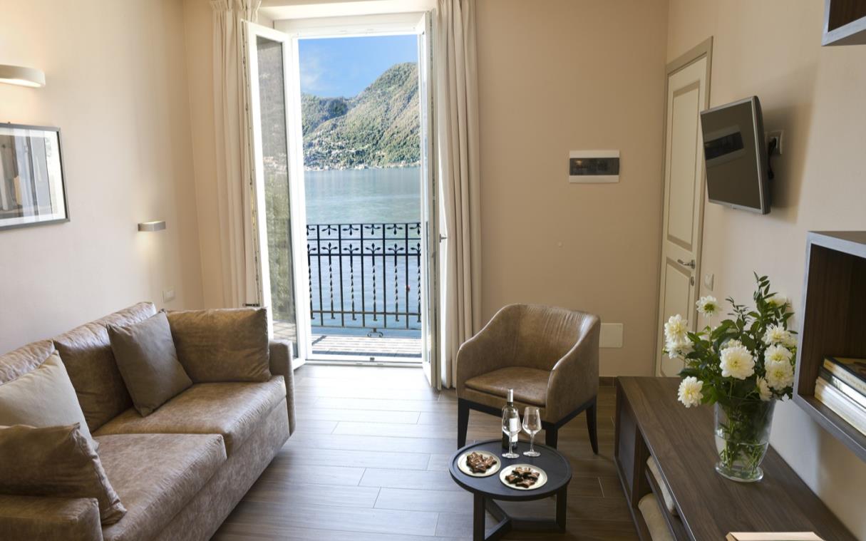 villa-lezzeno-bellagio-como-lake-italy-luxury-pool-views-gelso-liv-5.jpg