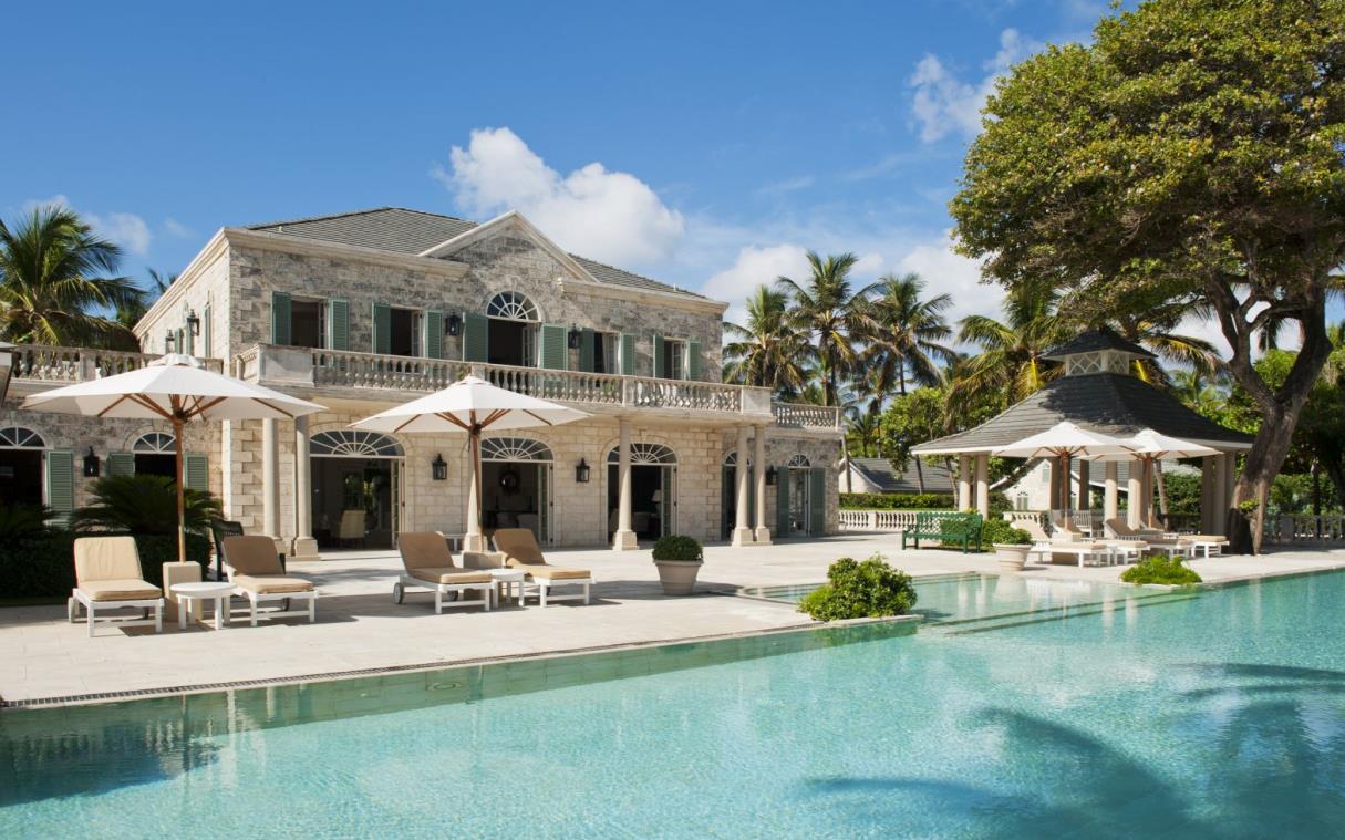 villa-mustique-grenadine-carribbean-luxury-pool-palm-beach-COV.jpg