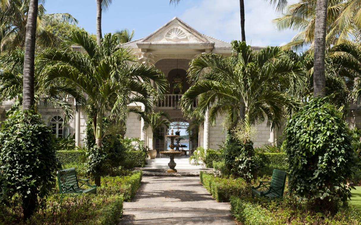 villa-mustique-grenadine-carribbean-luxury-pool-palm-beach-gar (1).jpg