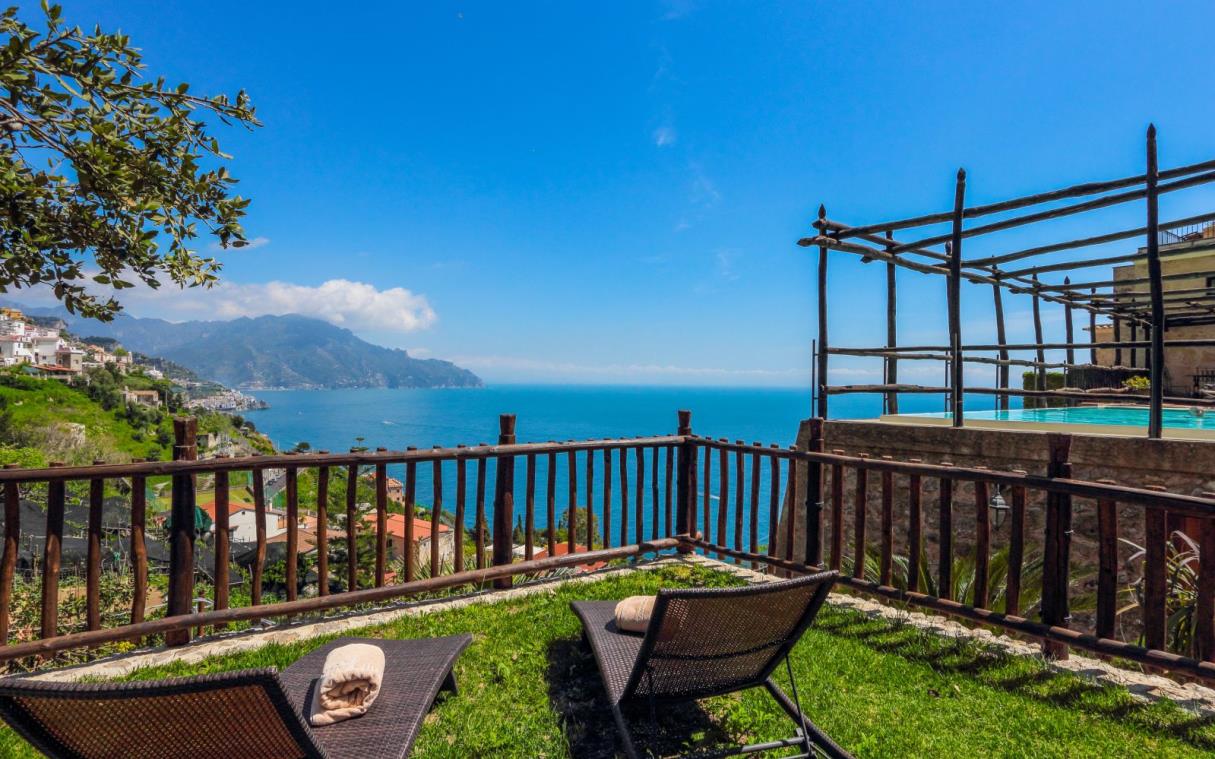 villa-amalfi-coast-italy-luxury-pool-sea-luce-out-liv (5).jpg