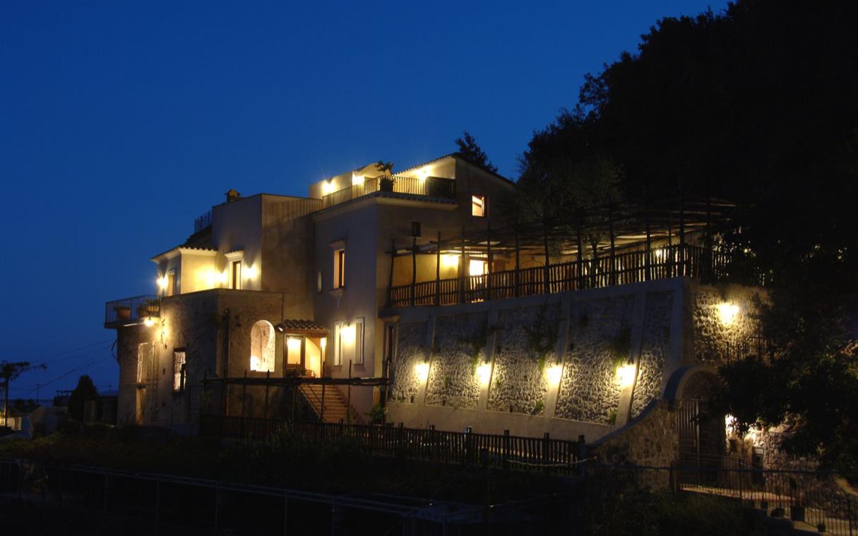 villa-amalfi-coast-italy-luxury-pool-sea-luce-ext.jpg