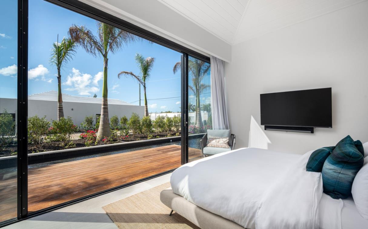 villa-turks-and-caicos-caribbean-luxury-beachfront-triton-bung-bed (2)